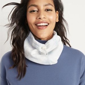 Old Navy Women's Cozy Fleece Snood/Neck Warmer Scarf W/Drawcord Tie Dye NWT